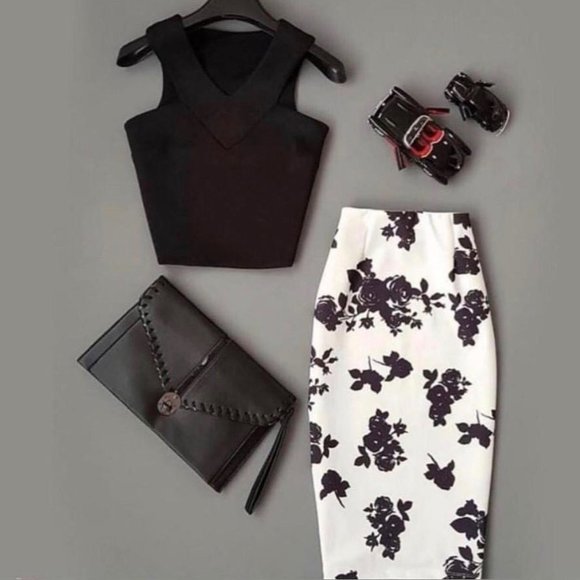 Black sleeveless top + white & black floral print - Picture 1 of 1